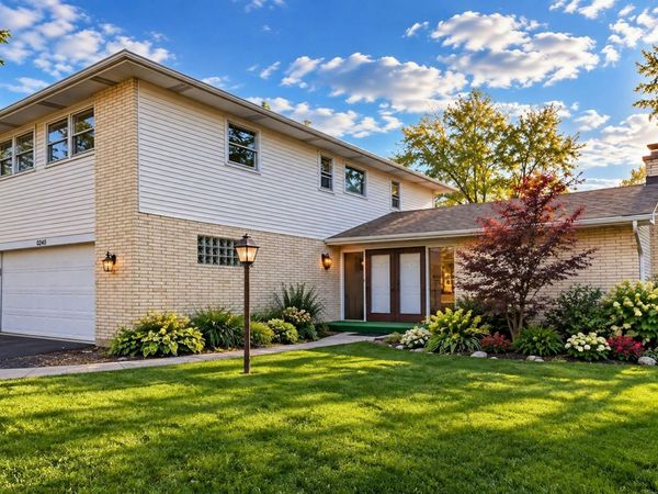 N240 County Farm Road , Winfield, IL 60190