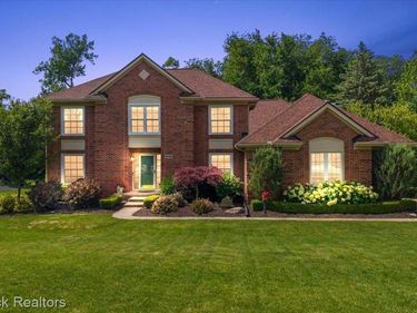 24435 Nantucket Drive , Novi, Mi 48374