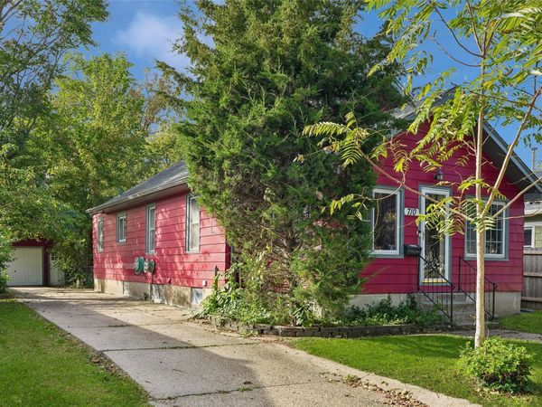 710 Douglas Avenue , Des Moines, IA 50313