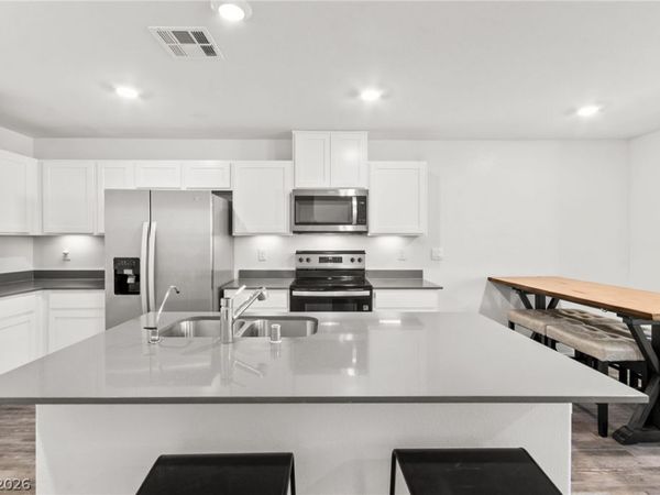 4924 Fern Mesa Avenue , Las Vegas, NV 89139