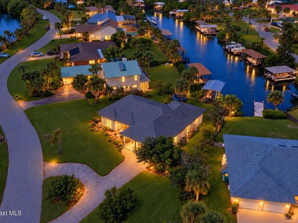 380 Lakeview Drive , Melbourne Beach, FL 32951