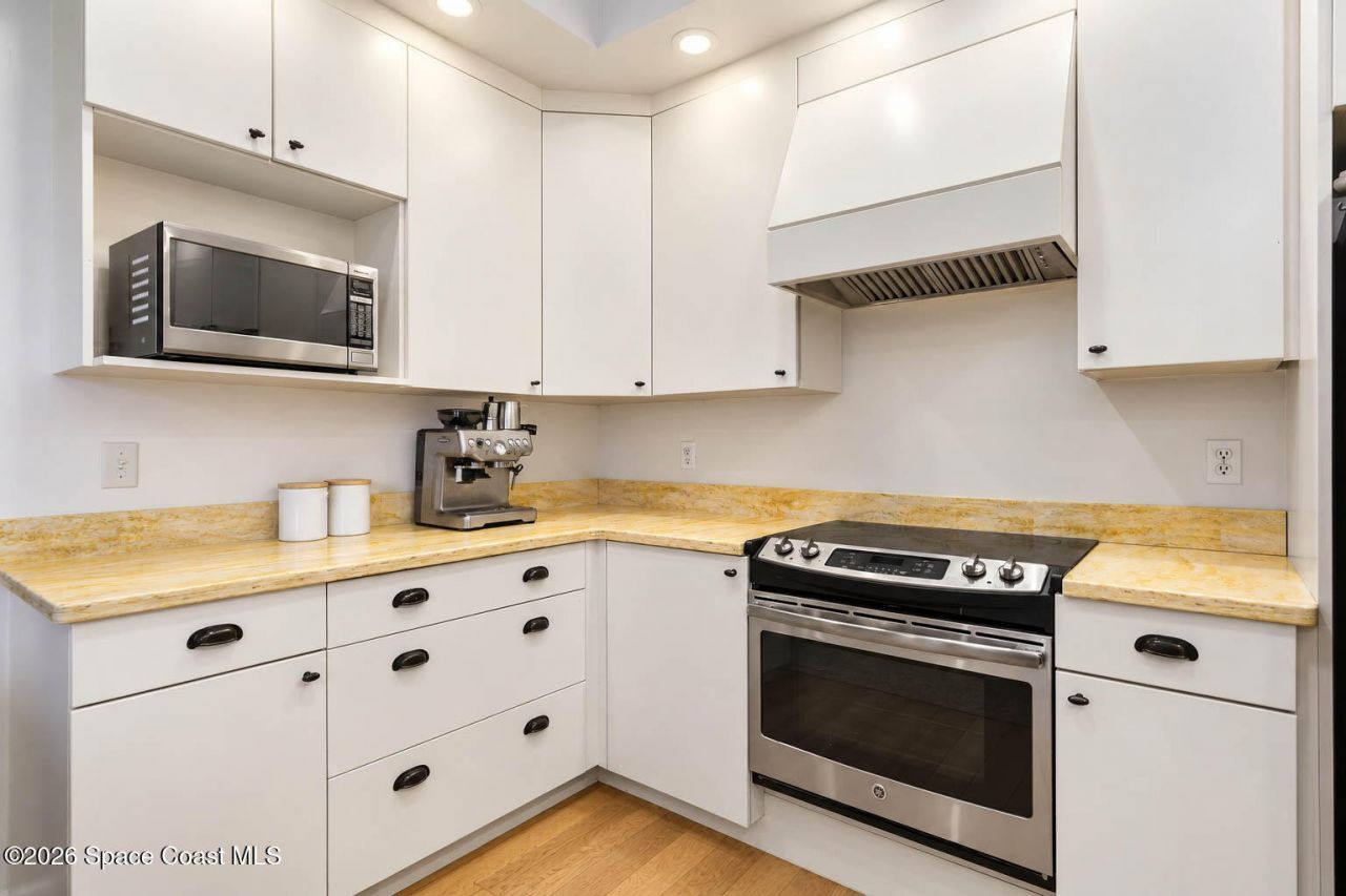 380 Lakeview Drive , Melbourne Beach, FL 32951 Photo