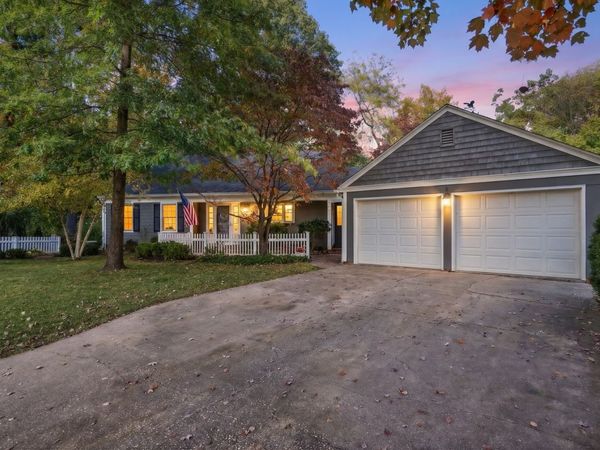 61 Hawthorne Road , Rock Island, IL 61201
