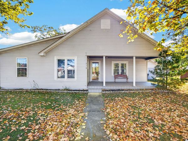 218 E Lake Ave , Celina, TN 38551