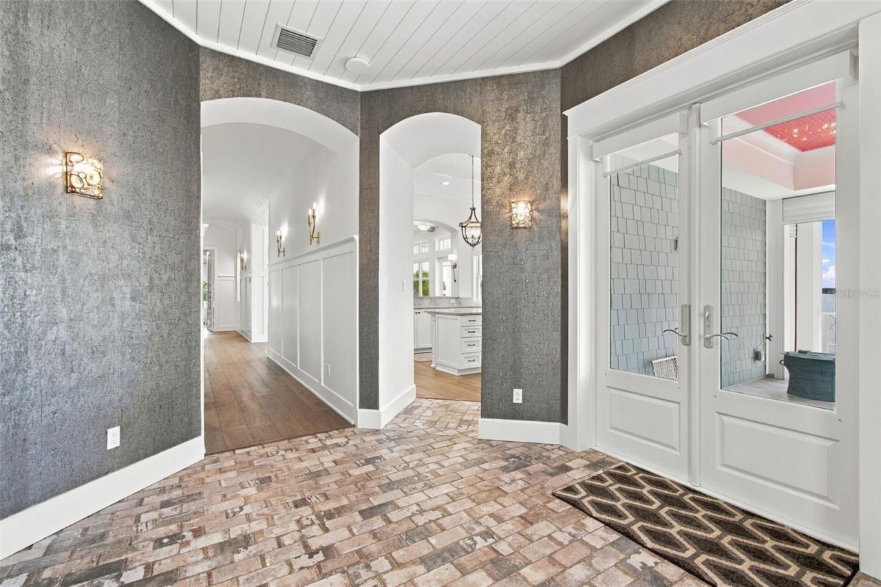 14 Marina Terrace, Treasure Island, FL 33706 Photo