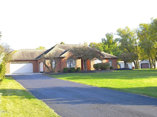 12095 County Road 12 , Rawson, OH 45881