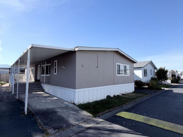 3555 S Pacific Highway, Unit SPC 141, Medford, OR 97501