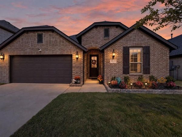 813 Mildren Lane, Fate, TX 75087