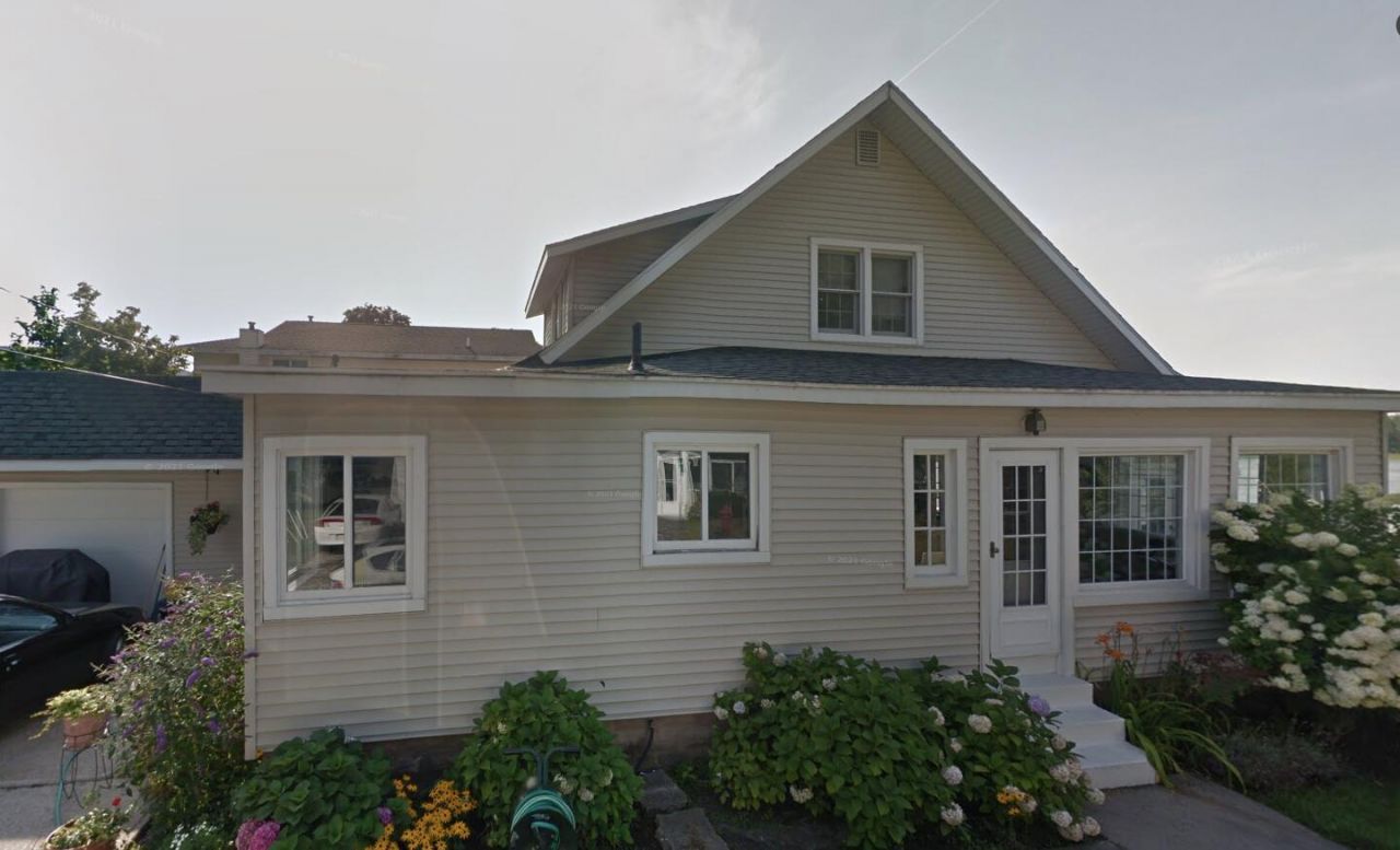223 Dixie Street, Spring Lake, MI 49456 Main Photo