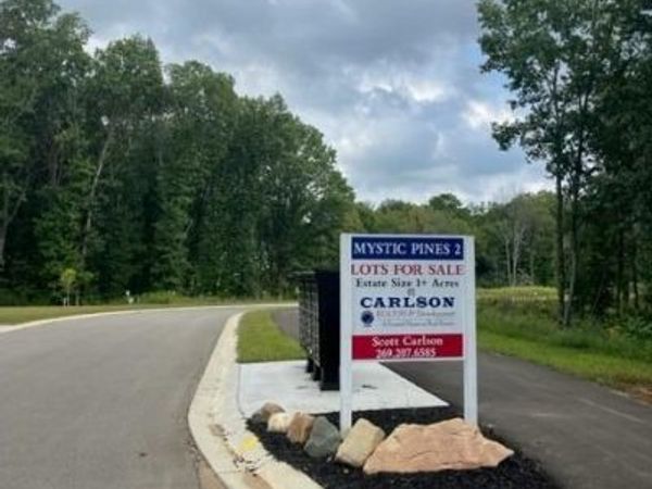 8115 Majestic Court, Unit 16, Kalamazoo, MI 49009