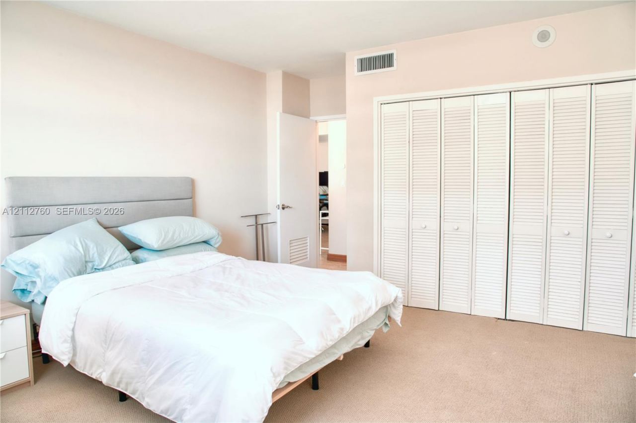 5825 Collins Ave , Unit 11H, Miami Beach, FL 33140 Photo