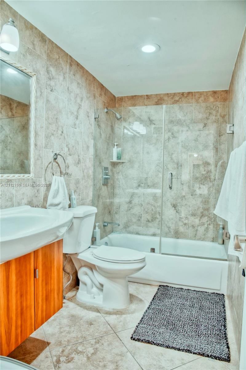 5825 Collins Ave , Unit 11H, Miami Beach, FL 33140 Photo