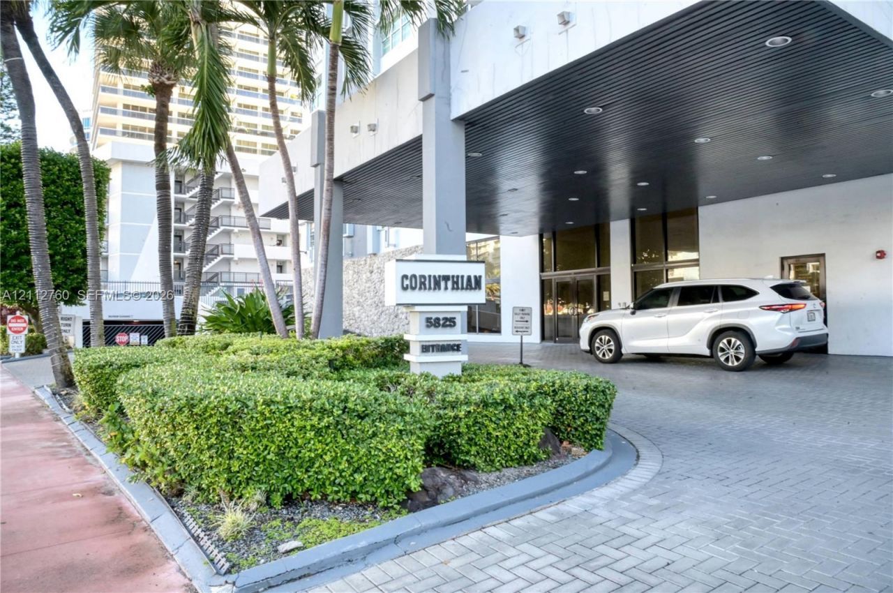 5825 Collins Ave , Unit 11H, Miami Beach, FL 33140 Photo