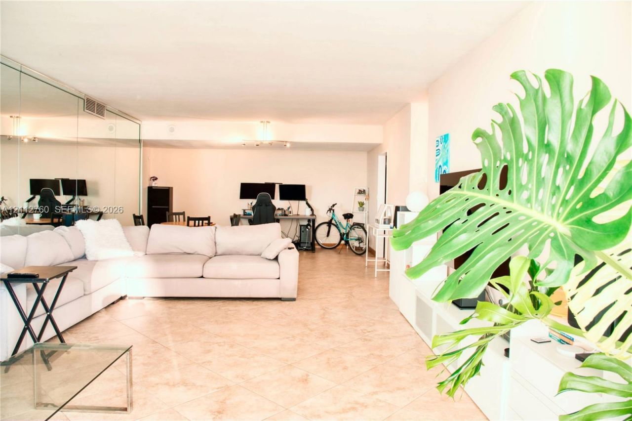 5825 Collins Ave , Unit 11H, Miami Beach, FL 33140 Photo