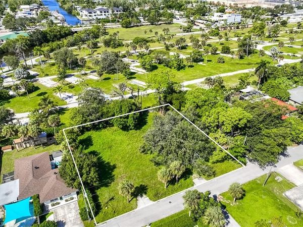 3074 Gordon ST , NAPLES, FL 34112