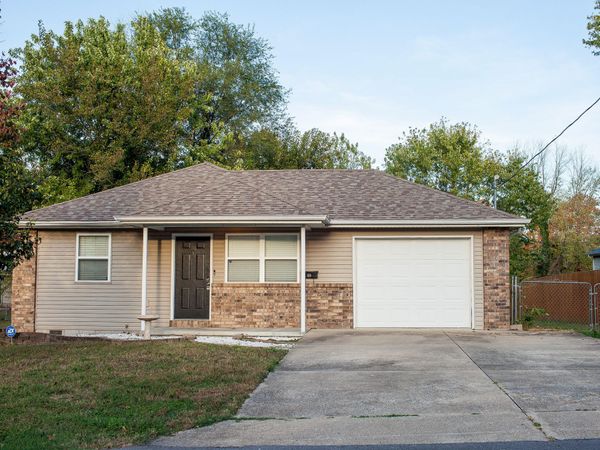 410 N Wilson Avenue , Bolivar, MO 65613