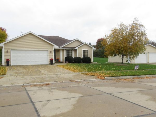 900 6th St. SE, Le Mars, IA 51031