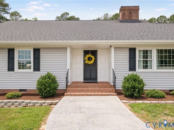540 W Main Street , Wakefield, VA 23888