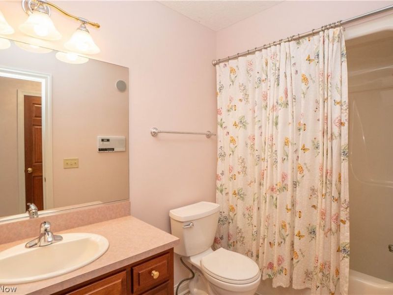 4966 Abbey Church Avenue NW, Canton, OH 44718 Photo 38
