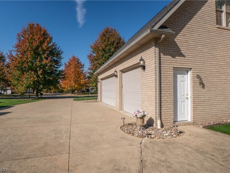 4966 Abbey Church Avenue NW, Canton, OH 44718 Photo 47