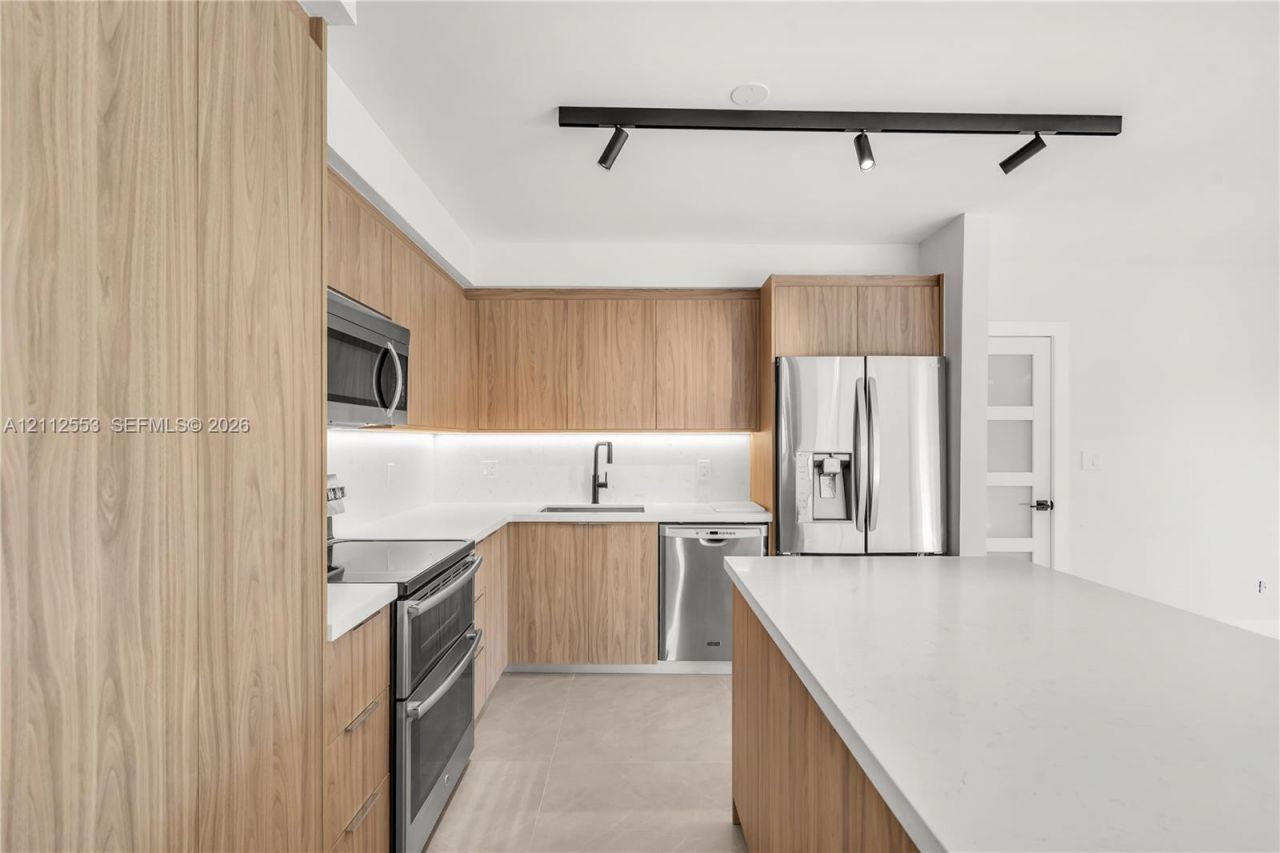 1410 NE 161st St , North Miami Beach, FL 33162 Photo
