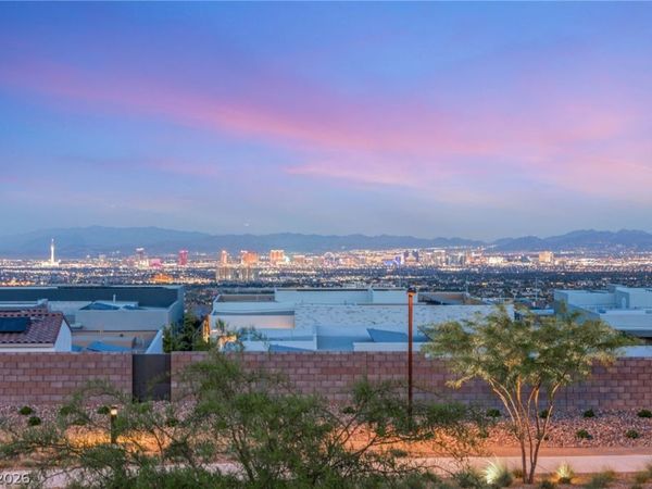 484 Windstone Crest Avenue, Las Vegas, NV 89138