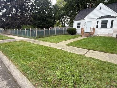 10028 Archdale Street , Detroit, Mi 48227
