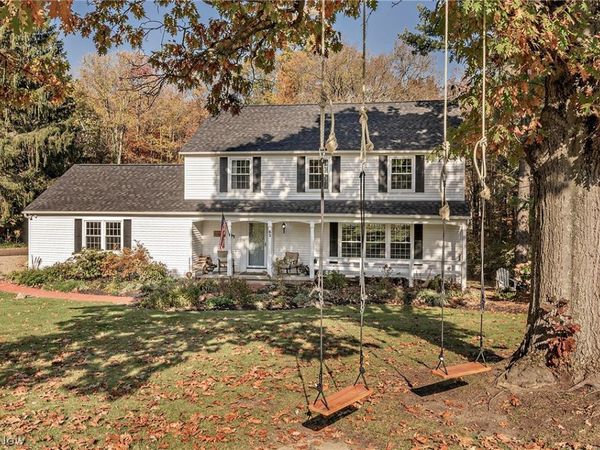 63 Kenton Road , Chagrin Falls, OH 44022