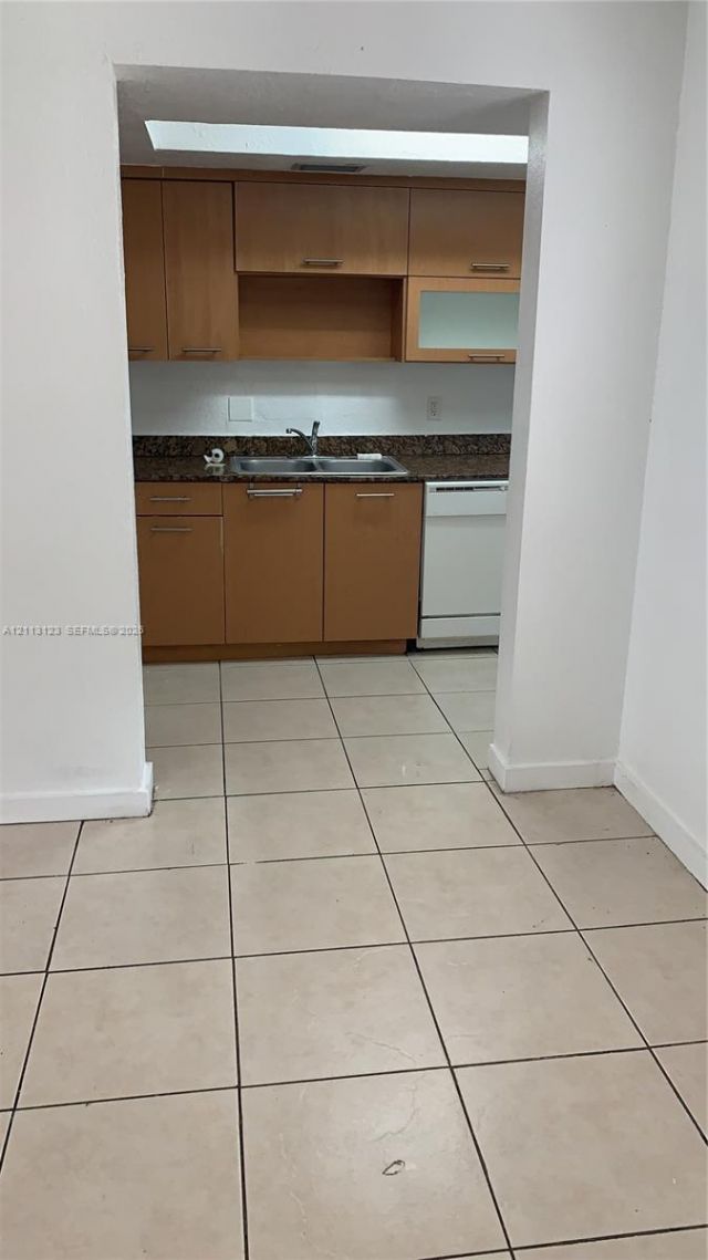 13700 NE 6th Ave , Unit 213, North Miami, FL 33161 Photo