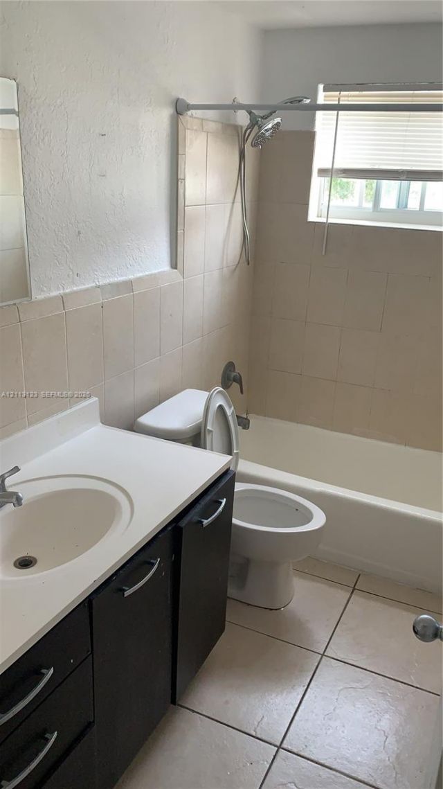 13700 NE 6th Ave , Unit 213, North Miami, FL 33161 Photo