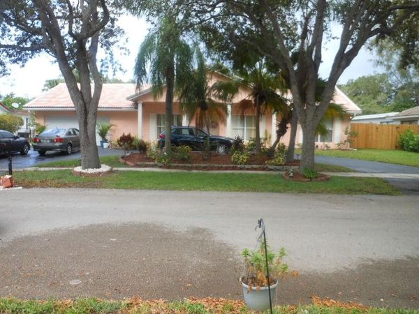 1940 SW 51ST Terrace, Plantation, FL 33317