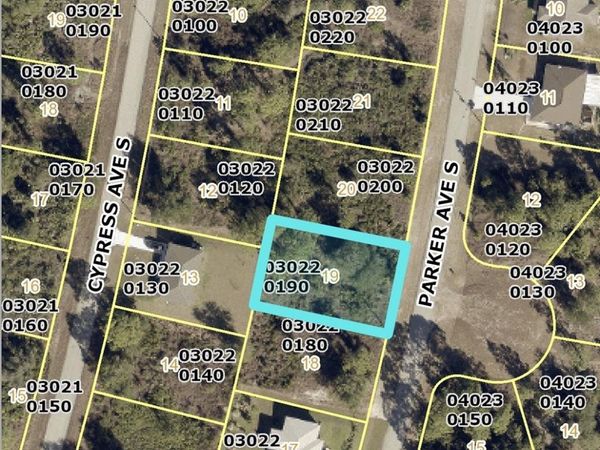 528 PARKER AVENUE S, LEHIGH ACRES, FL 33974