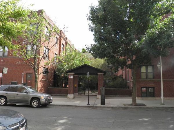 805 W Cornelia Avenue, Unit 2S, Chicago, IL 60657