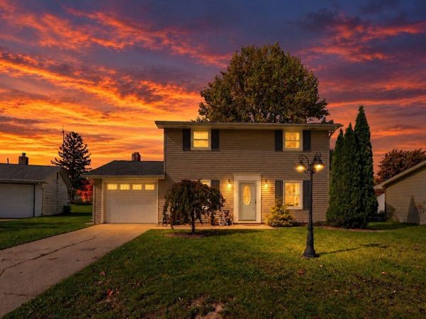 106 Eastwood Court, Garrett, IN 46738