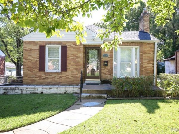 238 Newell Drive , St Louis, MO 63135