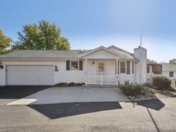877 Sutherland Avenue, Unit 4, Janesville, WI 53545