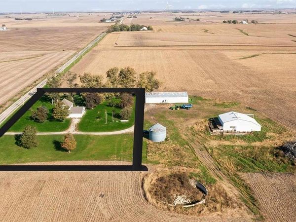 2374 G Avenue, Ladora, IA 52251