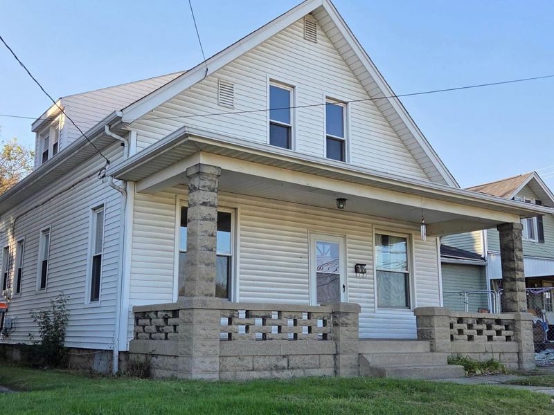 77 S Pine Street, Newark, OH 43055 Photo 2
