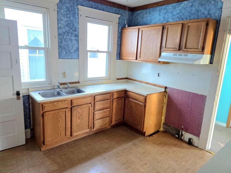 77 S Pine Street, Newark, OH 43055 Photo 6