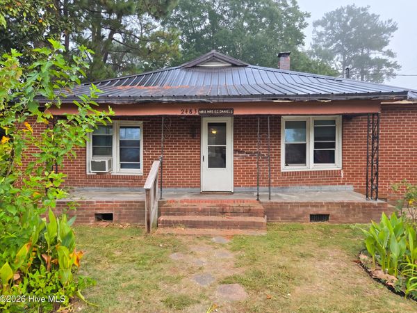 2483 Railroad Street , Winterville, NC 28590