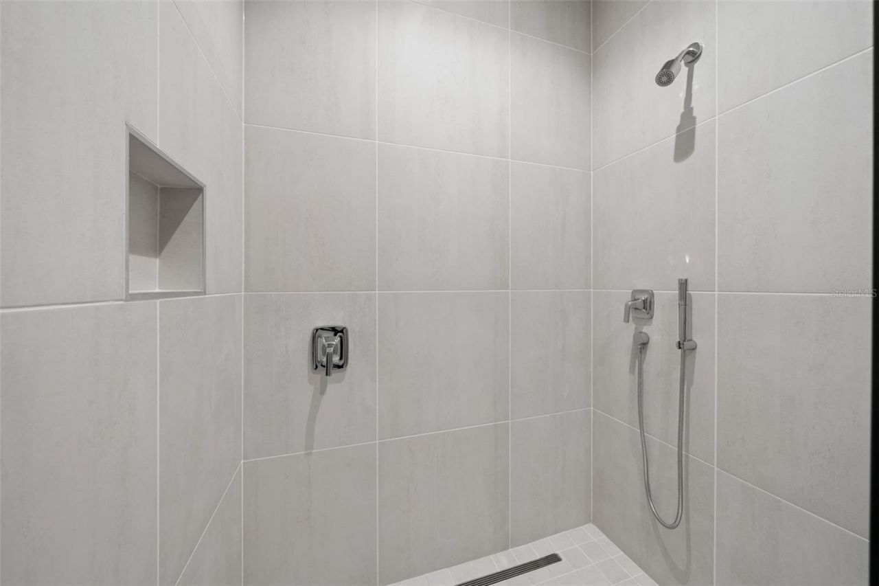 1591 Gulf Of Mexico Drive, Unit 515, Longboat Key, FL 34228 Photo