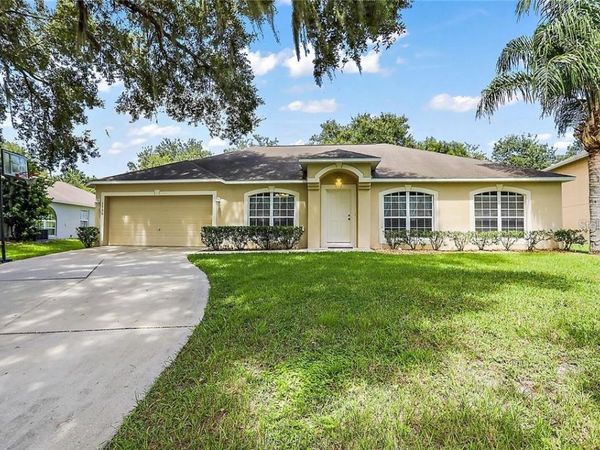 1706 FOREST GLEN DRIVE , FRUITLAND PARK, FL 34731