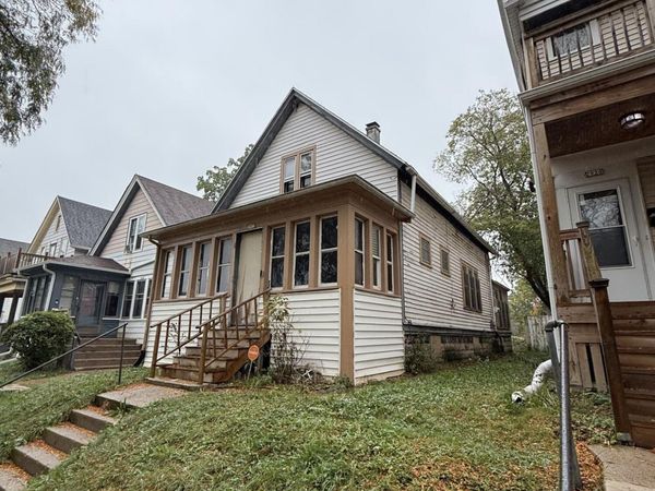 2922 N 1st St, Milwaukee, WI 53212