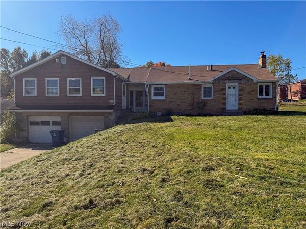 1292 Bedford Road , Masury, OH 44438