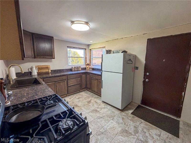 1292 Bedford Road, Masury, OH 44438 Photo 12
