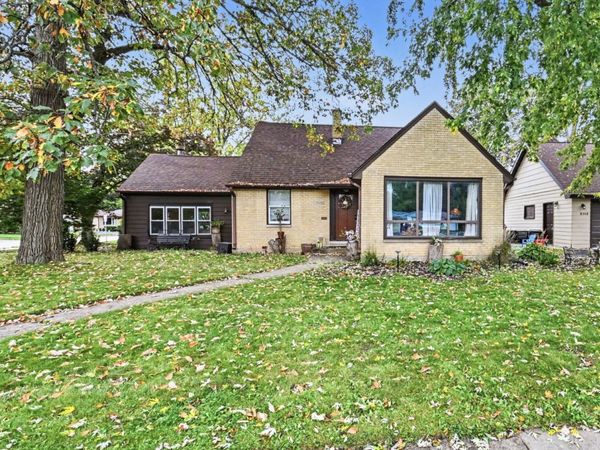 2115 LYDIA Street , Waukegan, IL 60085