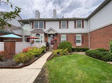 49435 Plymouth Way , Plymouth, Mi 48170