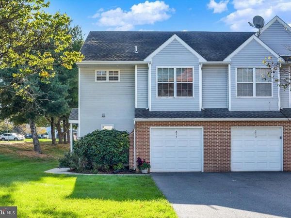 215 FAWN RIDGE N , HARRISBURG, PA 17110