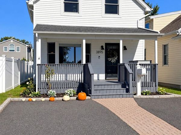 3895 South Street , Seaford, NY 11783