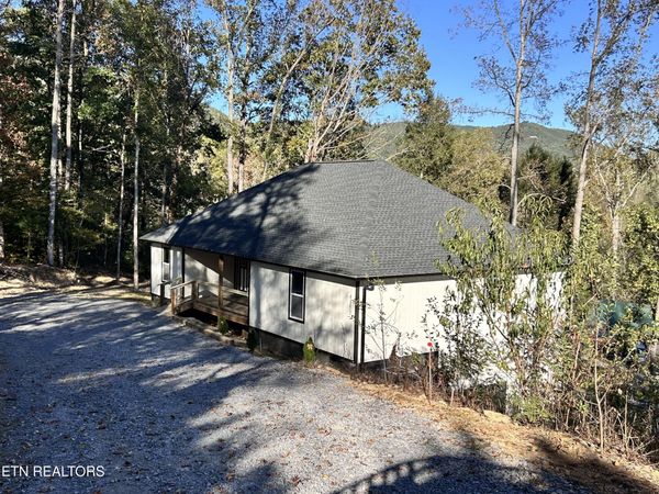 4351 Cosby Hwy, Cosby, TN 37722